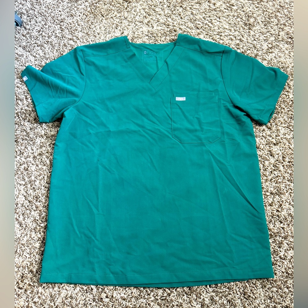Men’s Figs scrub top